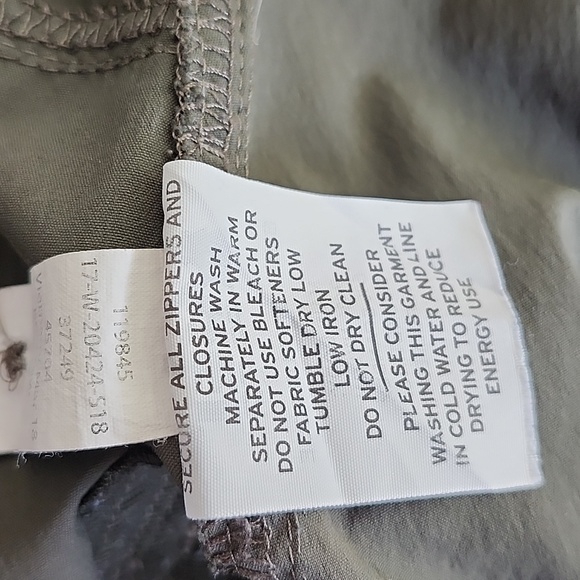 REI Women's Green Relaxed Fit Adjustable Waist Zip Off Outdoor Pants, Size 14 P - Picture 11 of 11